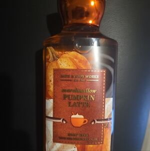 Bath & Body Works Marshmallow Pumpkin Latte Body Wash Pro-Vitamin B5 + Aloe